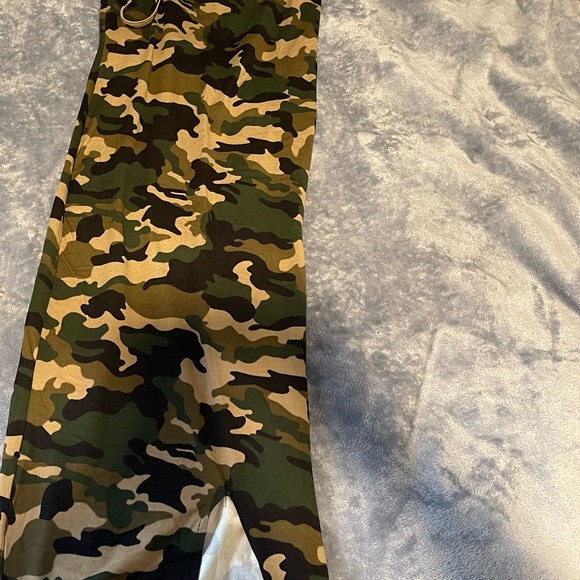 Camo tank dress with slight slit on the back - Picture 2 of 2